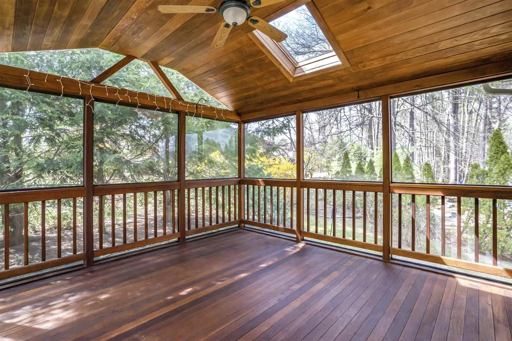 38 Nightingale Road Nashua NH 03062