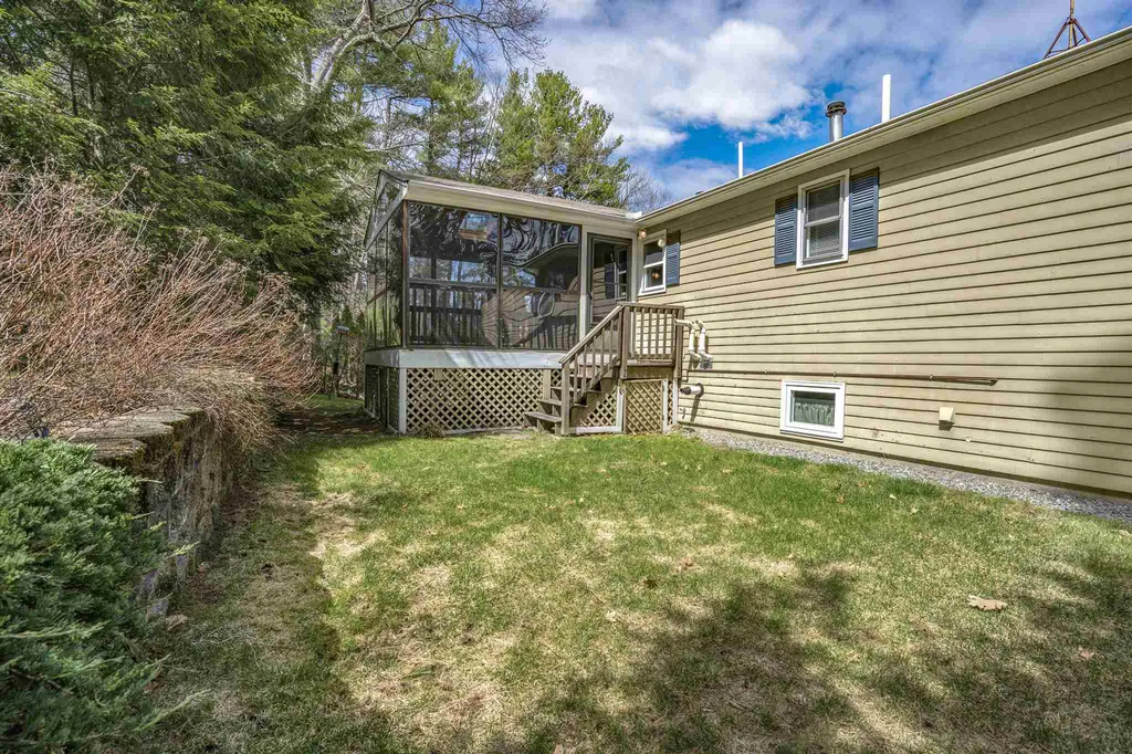 38 Nightingale Road Nashua NH 03062