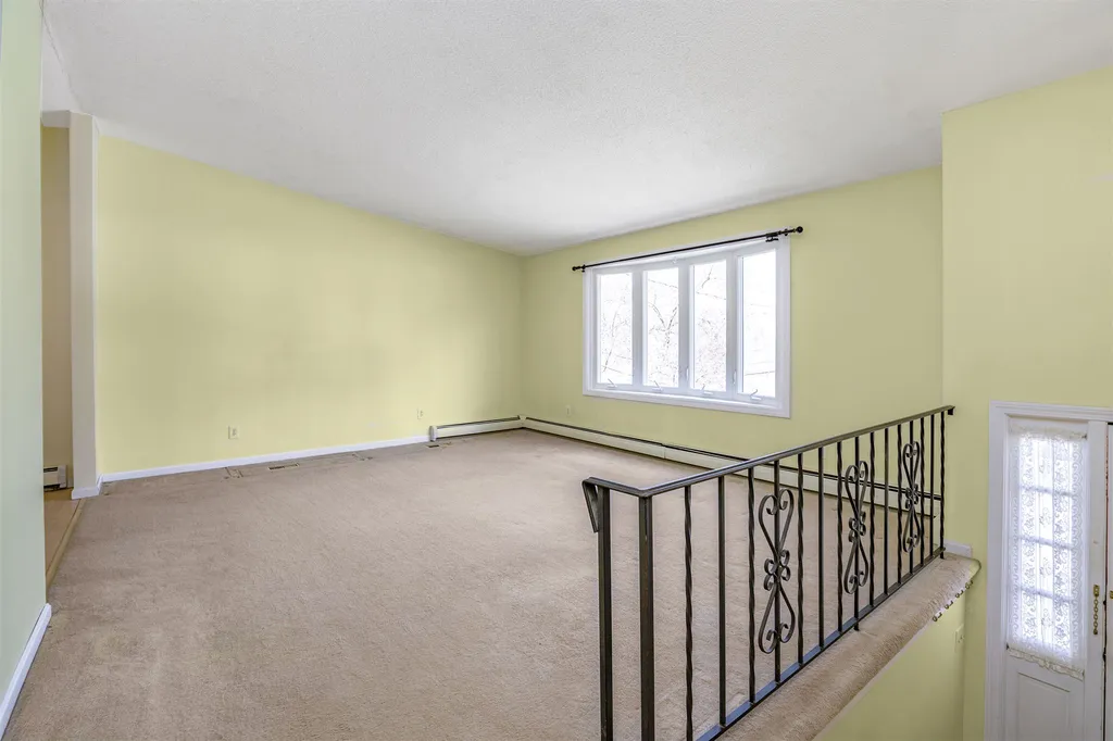 38 Nightingale Road Nashua NH 03062