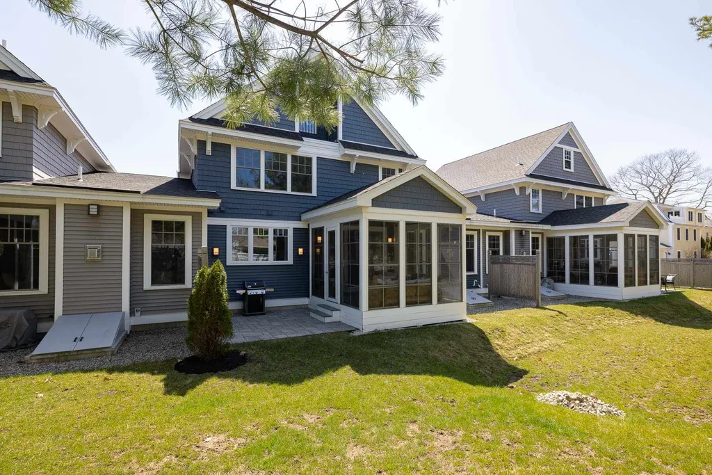 142 Mill Pond Way Portsmouth NH 03801