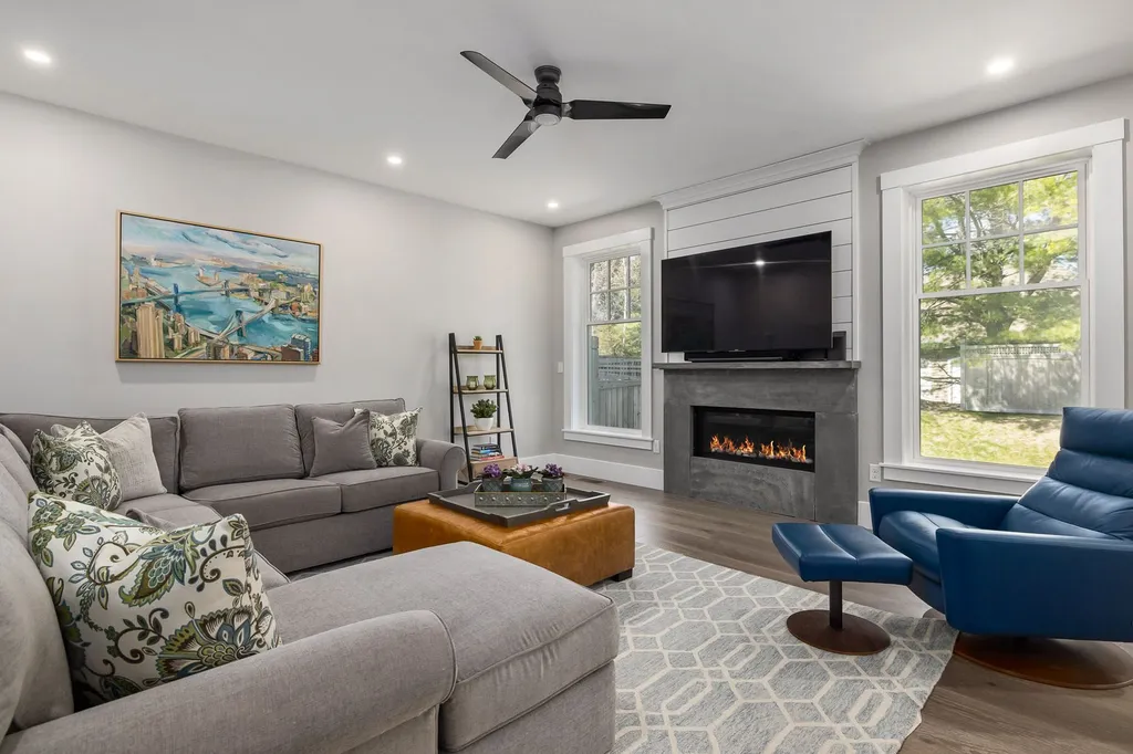 142 Mill Pond Way Portsmouth NH 03801