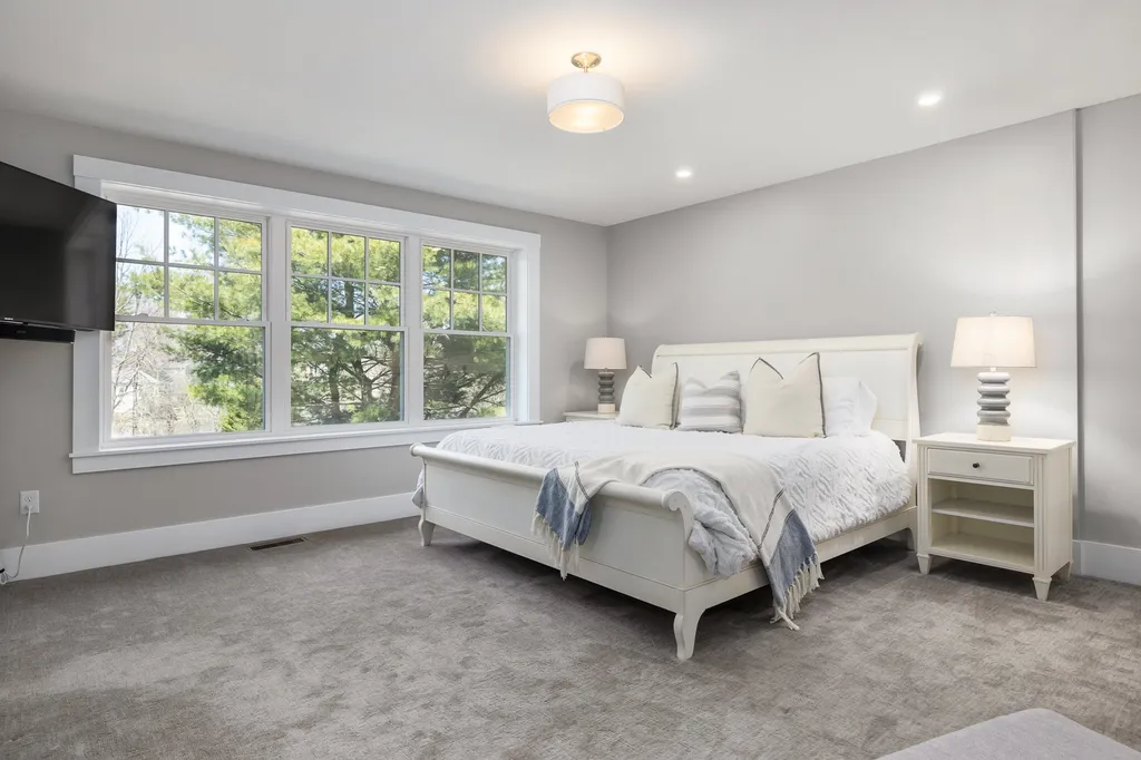 142 Mill Pond Way Portsmouth NH 03801
