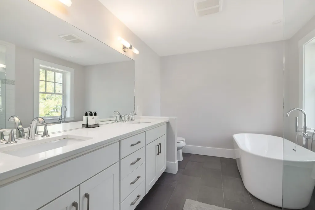 142 Mill Pond Way Portsmouth NH 03801