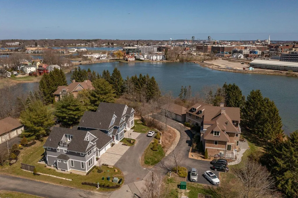 142 Mill Pond Way Portsmouth NH 03801