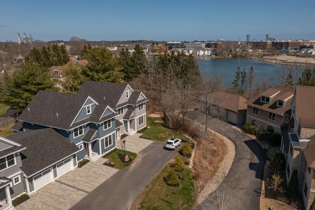 142 Mill Pond Way Portsmouth NH 03801