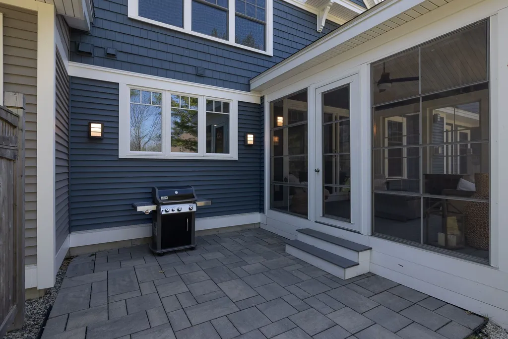 142 Mill Pond Way Portsmouth NH 03801