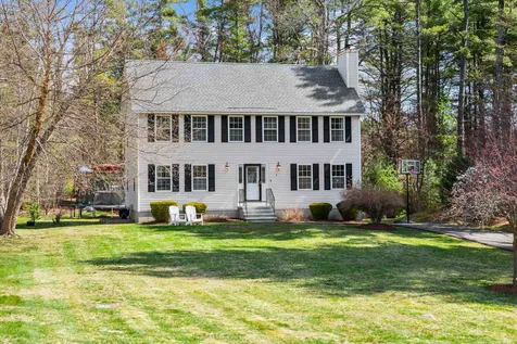 8 Wilshire Lane Pelham NH 03076