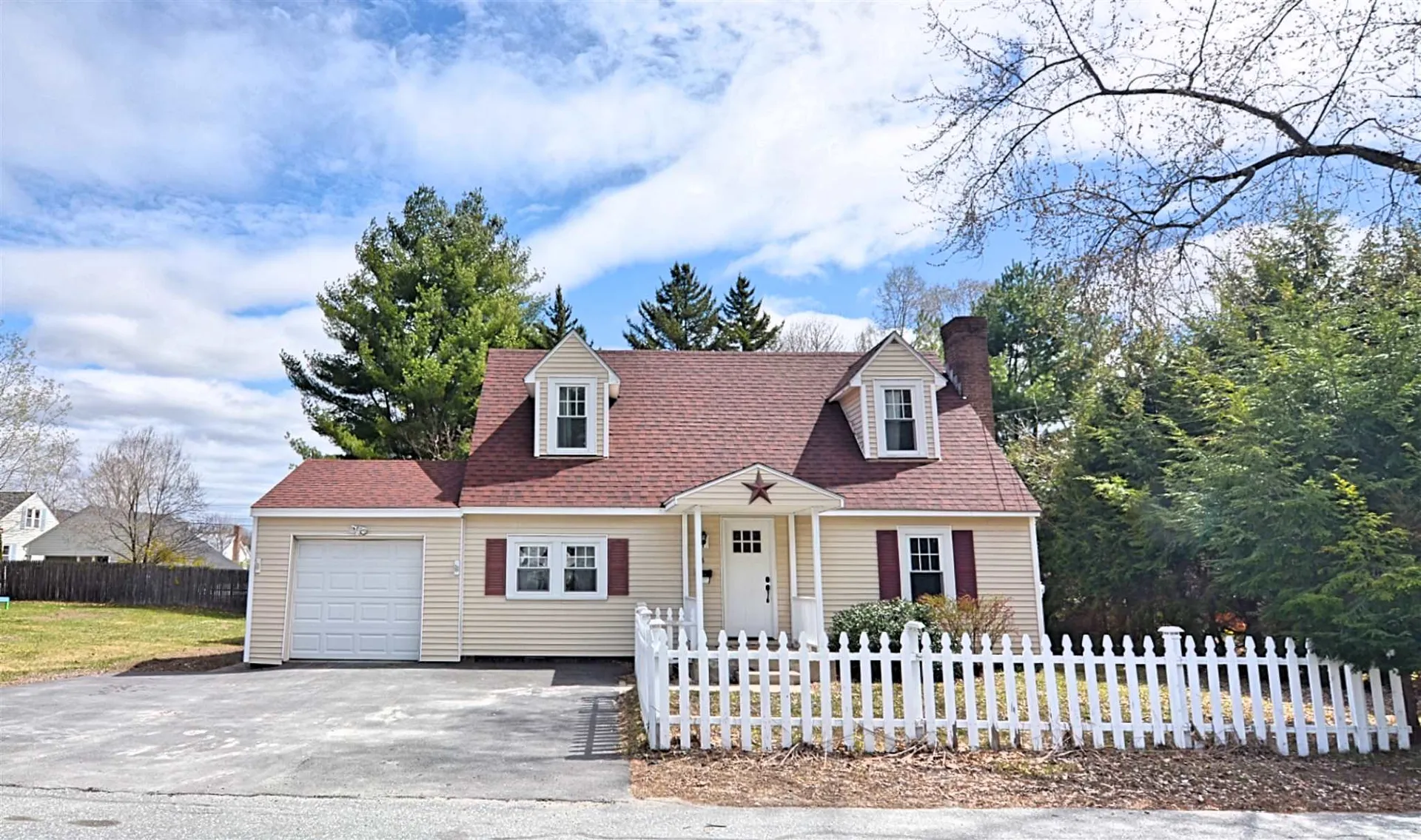 6 Sims Street Claremont NH 03743