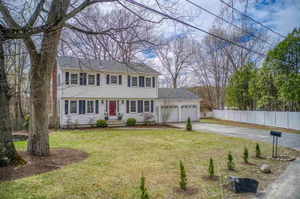 43 Cottonwood Drive Hudson NH 03051