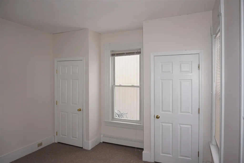 823 Chestnut Street Manchester NH 03104