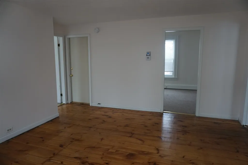 823 Chestnut Street Manchester NH 03104