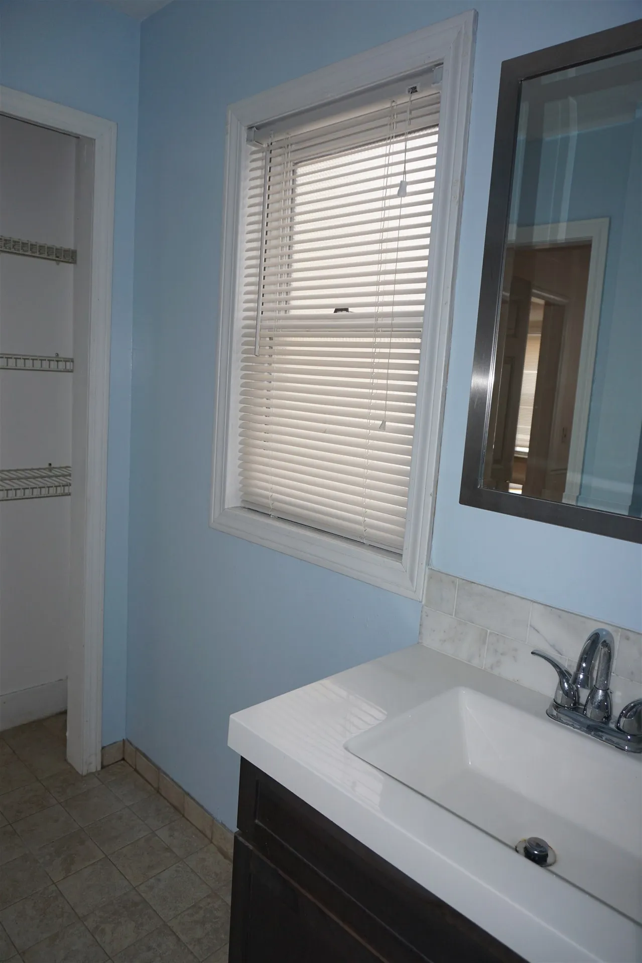 823 Chestnut Street Manchester NH 03104