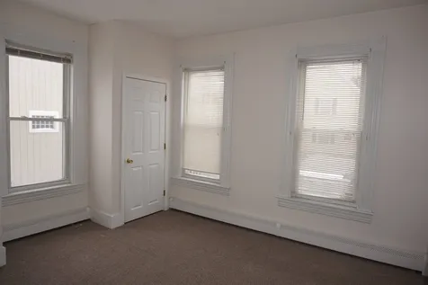 823 Chestnut Street Manchester NH 03104