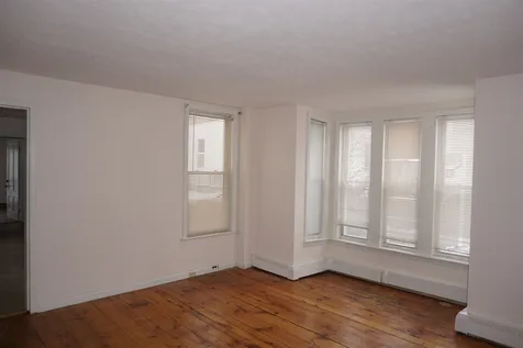 823 Chestnut Street Manchester NH 03104