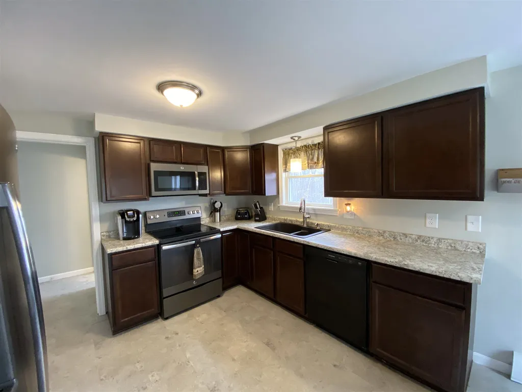 6 Grandview Lane Alton NH 03809