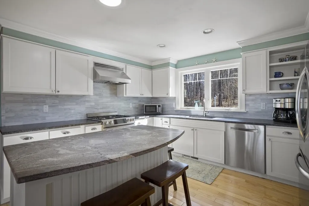23 Adams Road York ME 03902