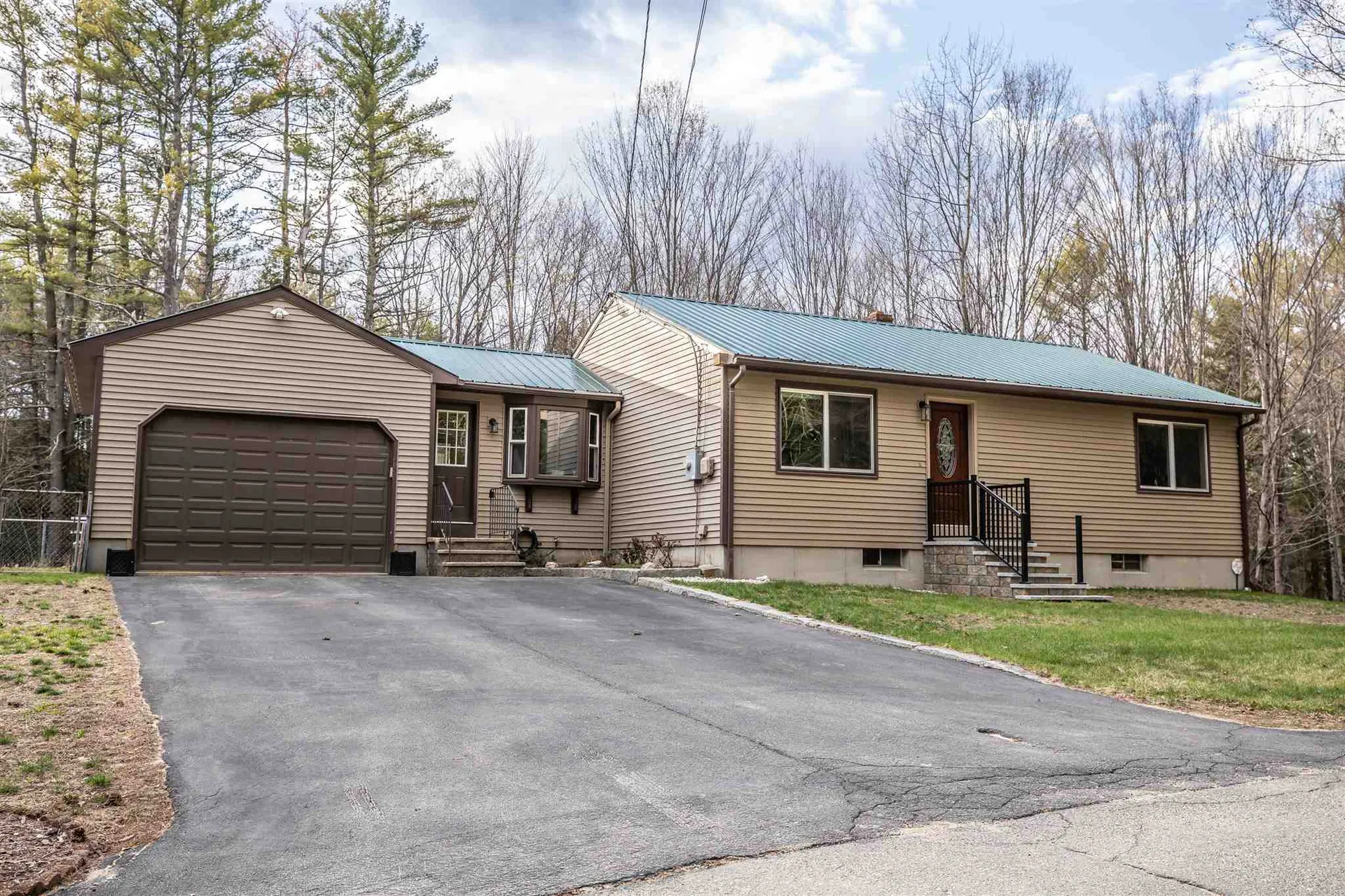 93 Depot Road Auburn NH 03032