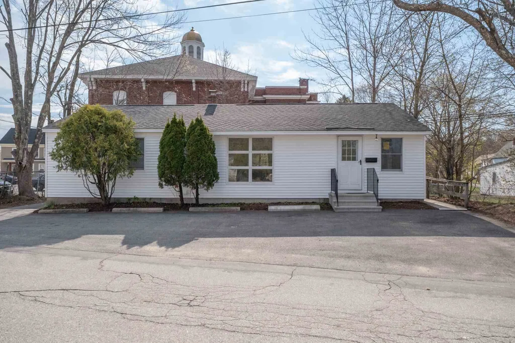 10 Green Street Farmington NH 03835