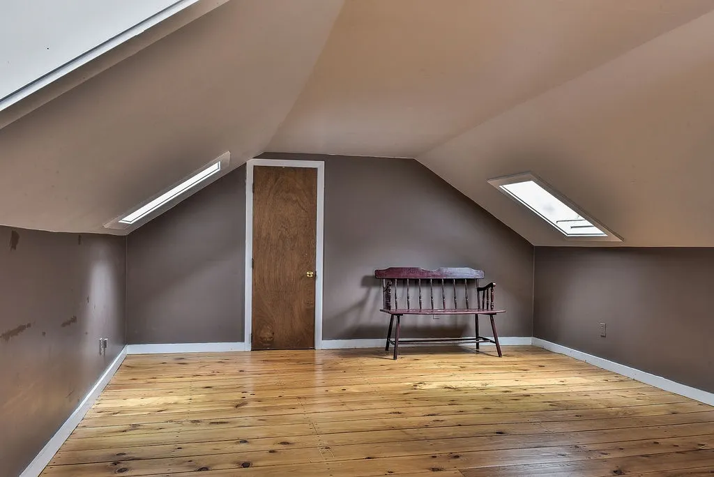 80 Houghton Ledge Road Roxbury NH 03431