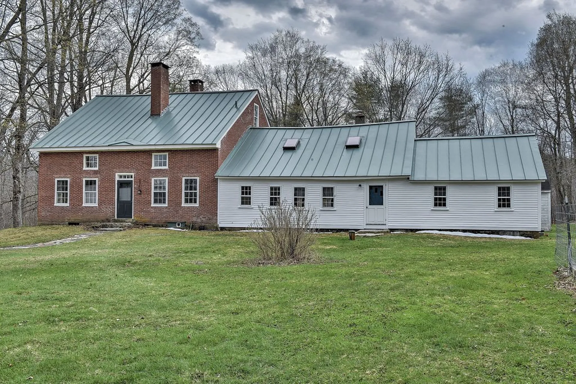 80 Houghton Ledge Road Roxbury NH 03431