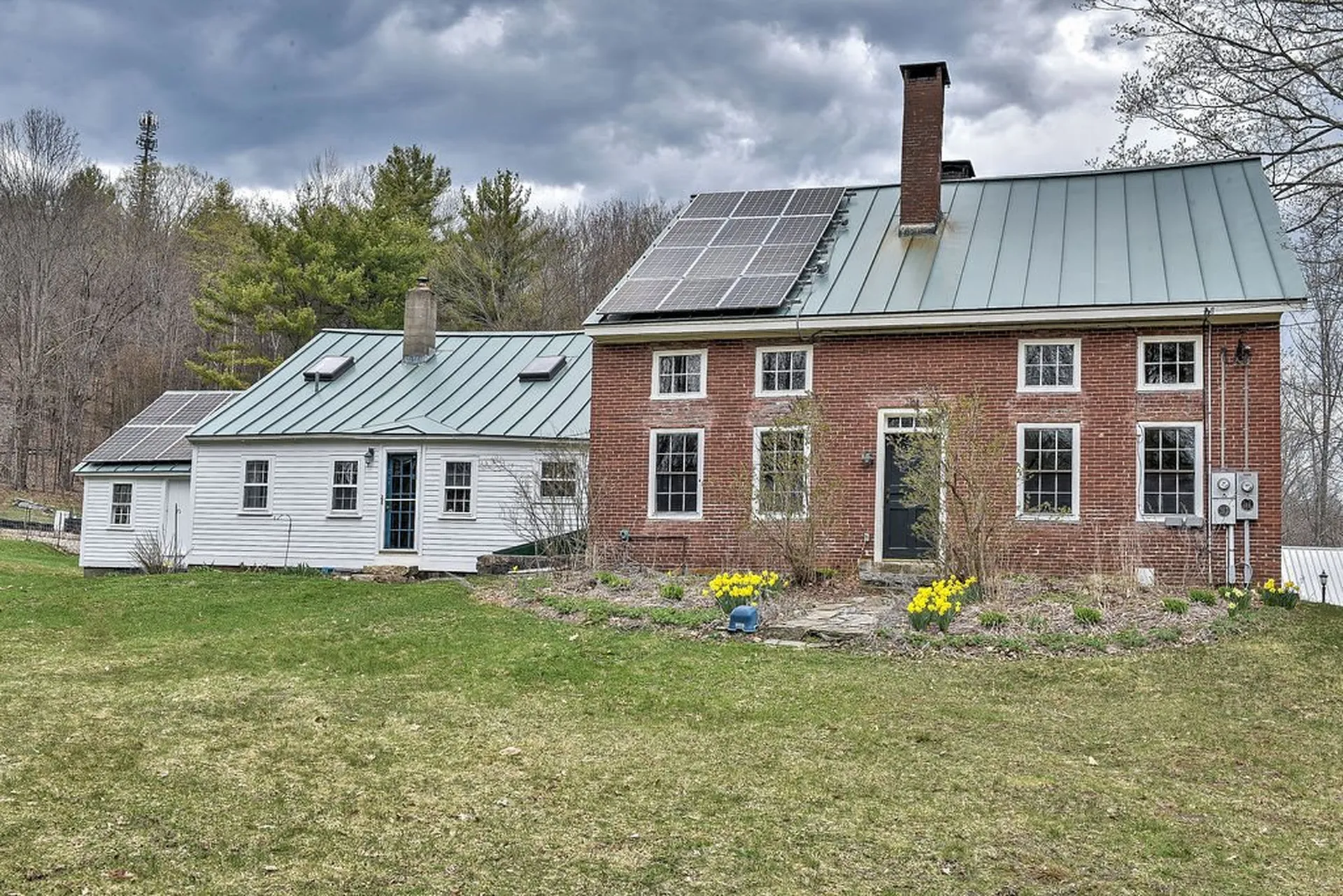 80 Houghton Ledge Road Roxbury NH 03431