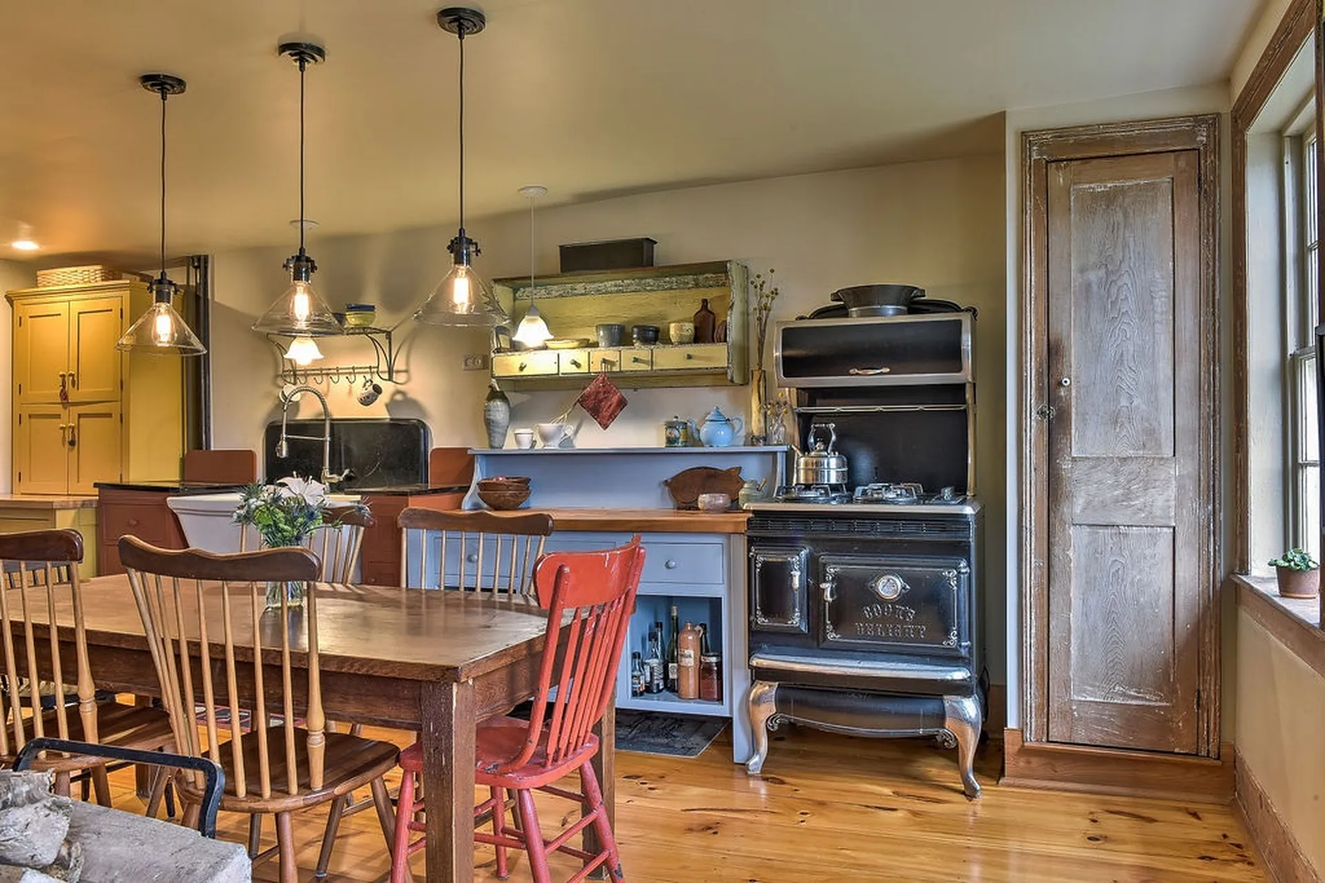 80 Houghton Ledge Road Roxbury NH 03431