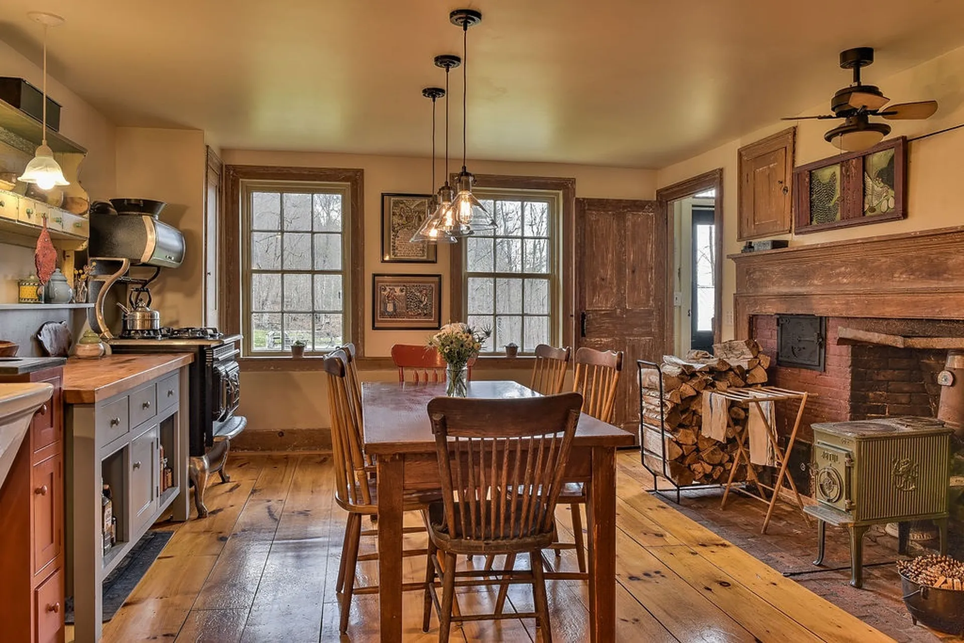 80 Houghton Ledge Road Roxbury NH 03431