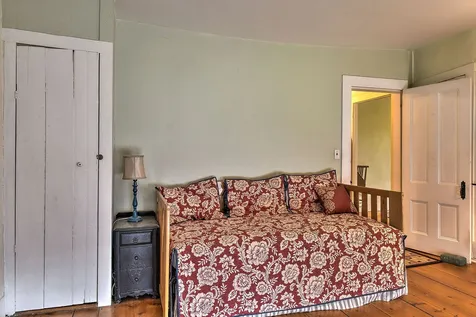 80 Houghton Ledge Road Roxbury NH 03431
