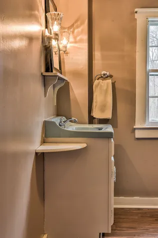 80 Houghton Ledge Road Roxbury NH 03431