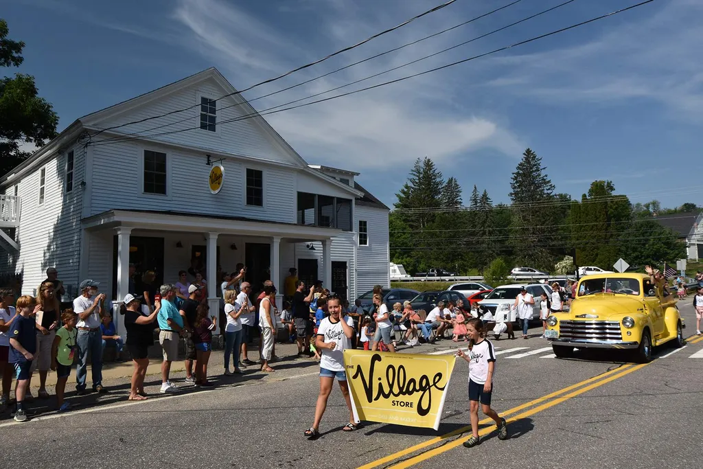 7 Belknap Mountain Road Gilford NH 03249
