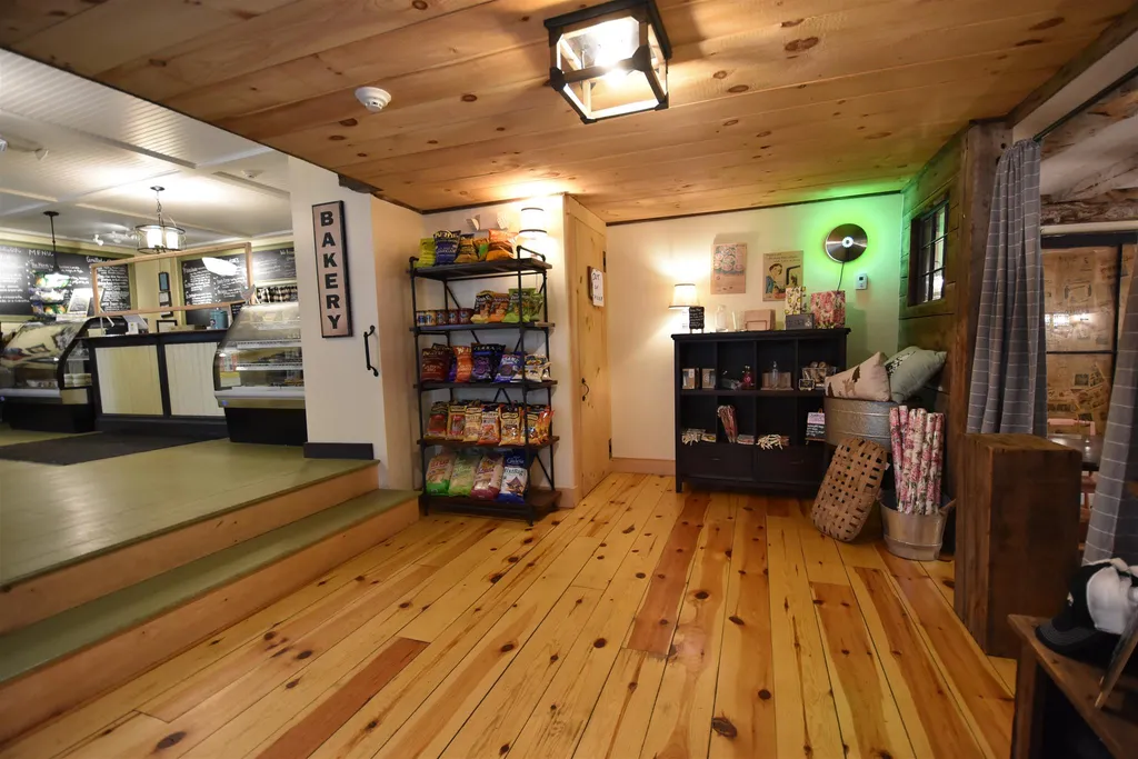 7 Belknap Mountain Road Gilford NH 03249