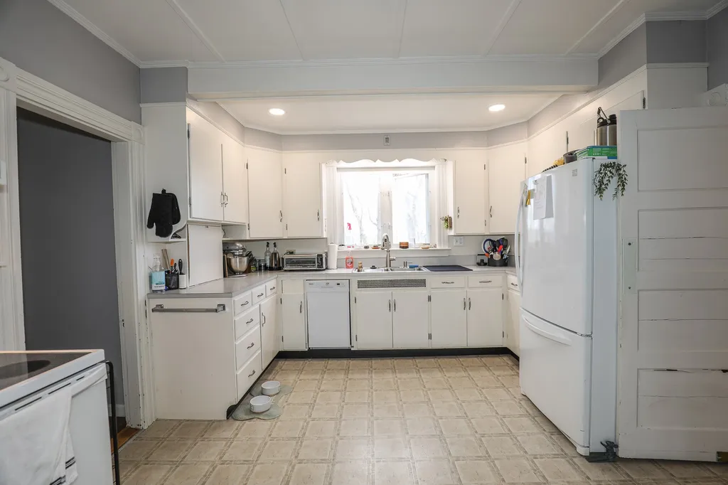 26 Hillcrest Avenue Concord NH 03301