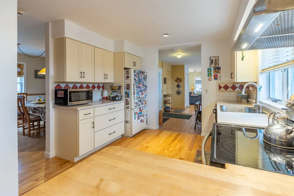 76 Mckenna Road Norwich VT 05055