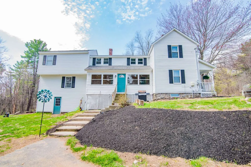 5 Ash Street Londonderry NH 03053