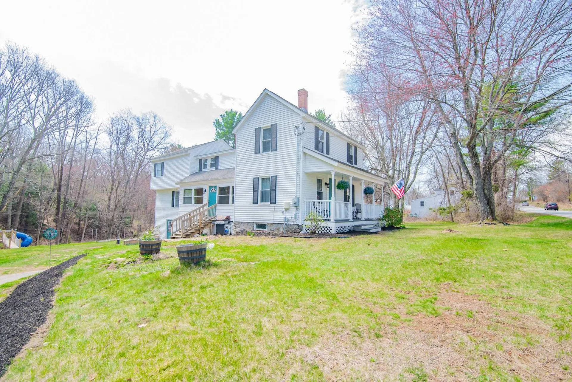 5 Ash Street Londonderry NH 03053