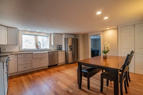 5 Ash Street Londonderry NH 03053