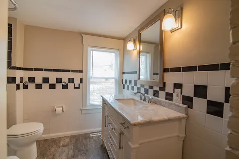 5 Ash Street Londonderry NH 03053