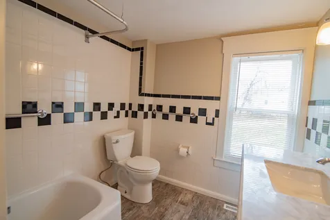 5 Ash Street Londonderry NH 03053