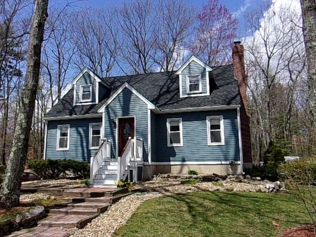 8 Shepard Road Pelham NH 03076
