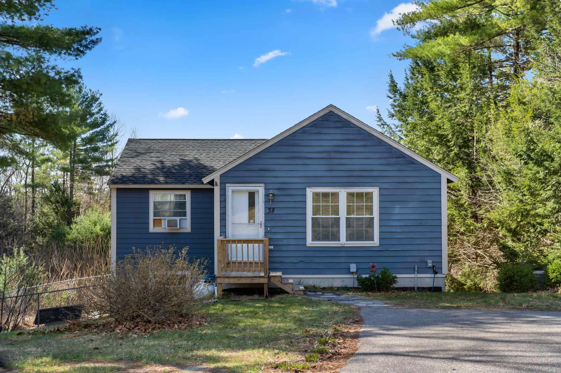 38 Eastfield Loop Sandown NH 03873
