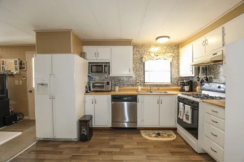 27 Beatrice Street Danville NH 03819