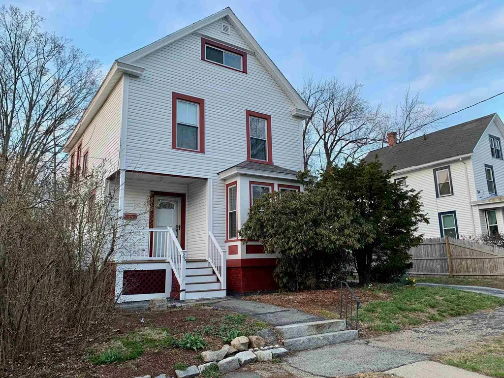 26 Mead Street Manchester NH 03104
