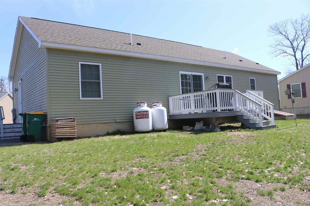 11 Collins Circle Rochester NH 03867