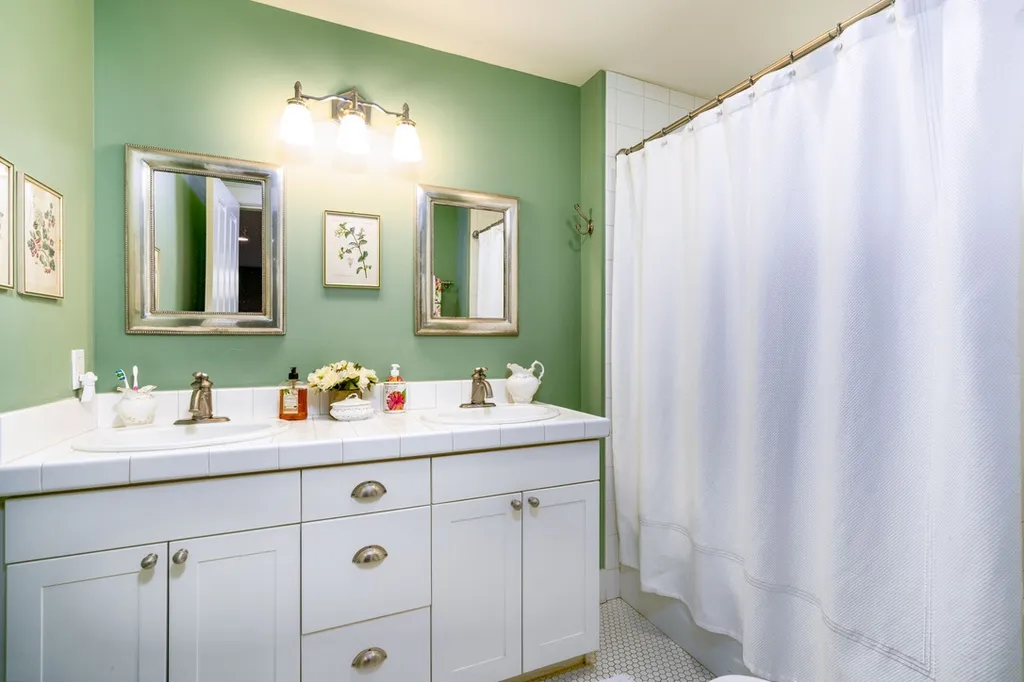 4411 Munger Street New Haven VT 05472