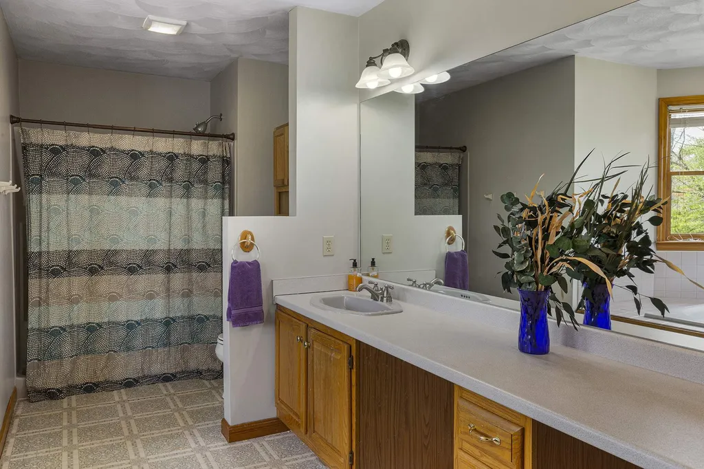 12 Karen Lane Salem NH 03079