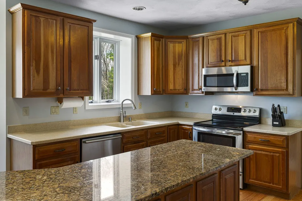 12 Karen Lane Salem NH 03079
