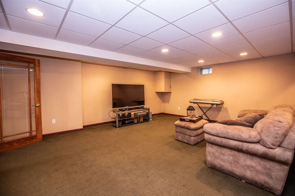 2 Belmont Lane Amherst NH 03031