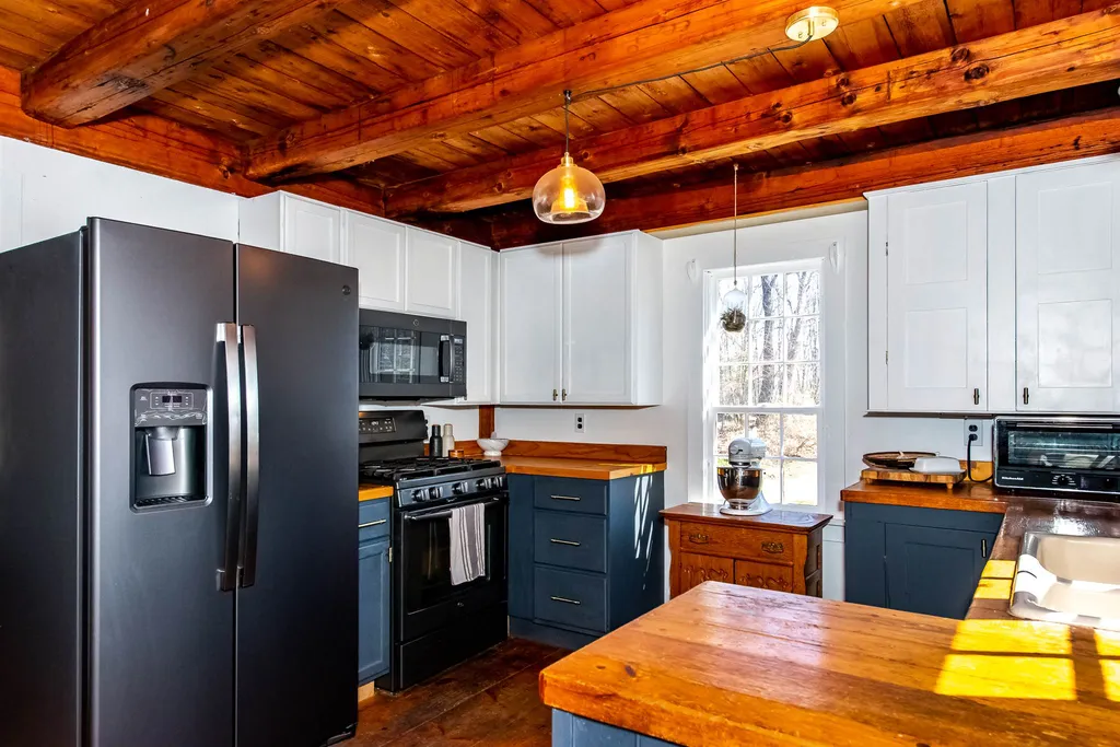 5 Harlans Way Dover NH 03820
