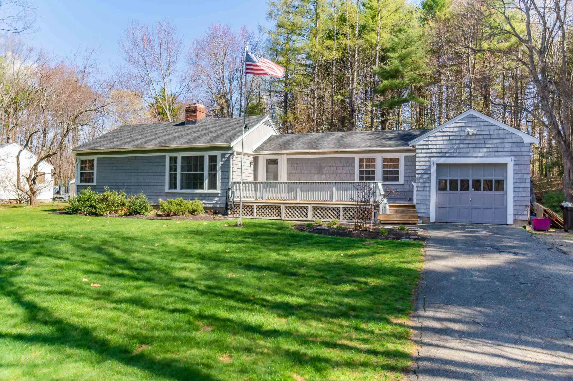 43 Pond Street Newton NH 03858-3415
