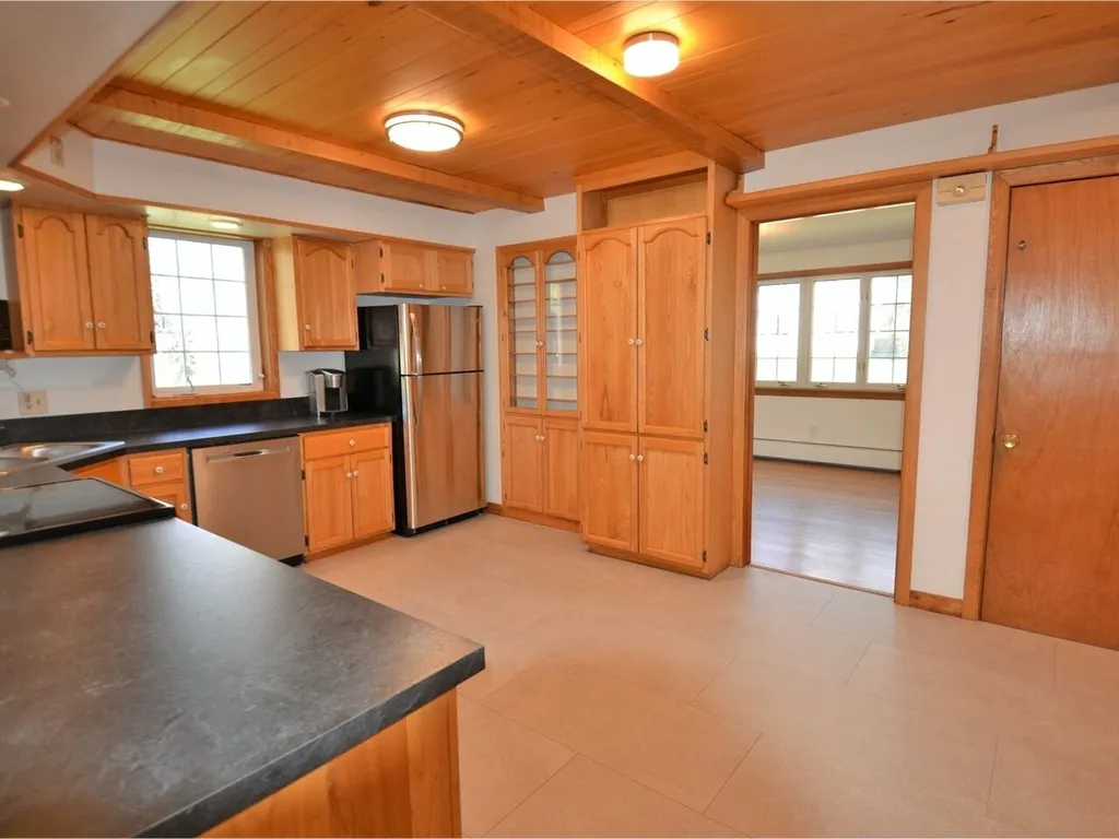 29 South Crest Drive Burlington VT 05401